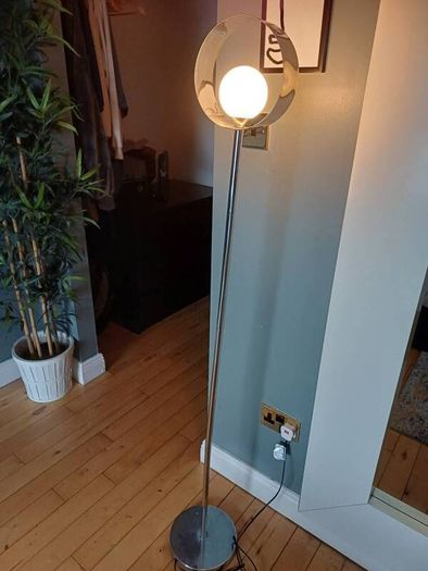 Floor lamp