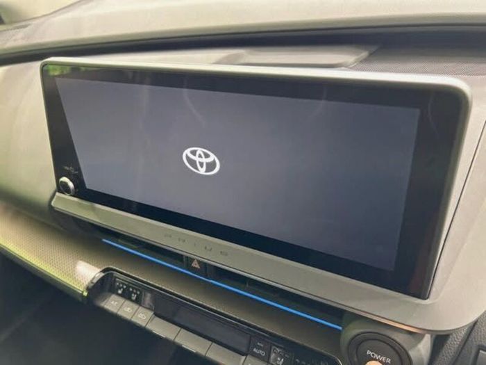 2024 Toyota Prius Hybrid Z  2.0L