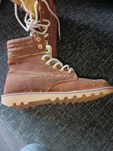New ladies boots