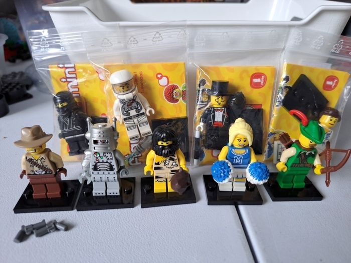 lego minifigures series 1  9 minifigures