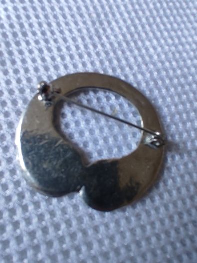 brooch