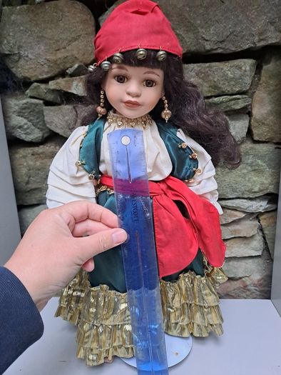 Leonardo Porcelain Doll Gypsy Rose