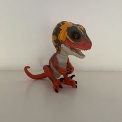 Fingerlings untamed dinosaur toy