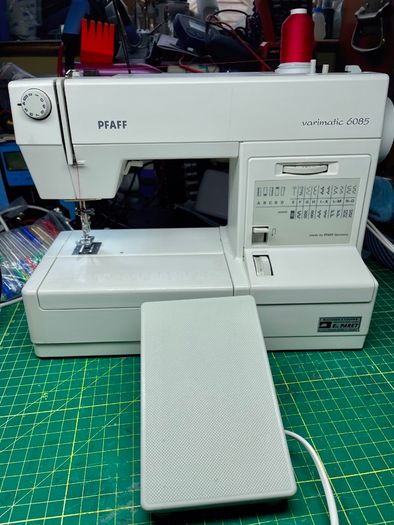 PFAFF Varimatic 6085 Sewing Machine - Just Serviced - Like New!