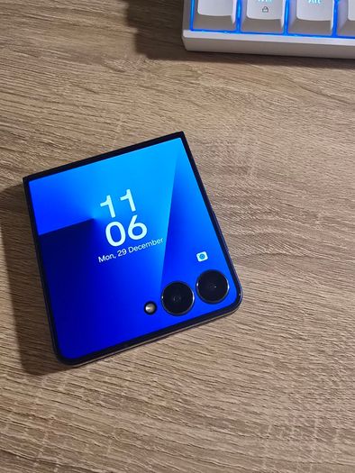 Samsung Flip 7 USED for 3 weeks
