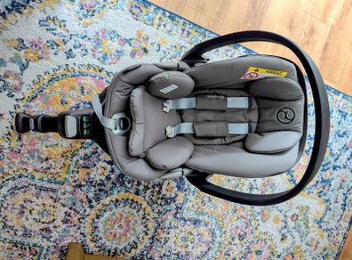 Cyber infant car seat with base
