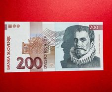 Slovenia  200  Tolarjew   1997   Pick  16a ( Uncirculated )