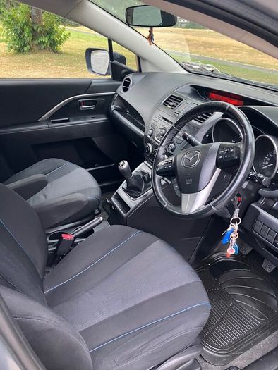 Mazda Mazda5 2011