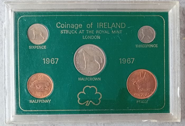 1967 Irish Coin set in original Slip with Cover