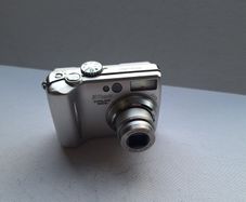 Nikon Coolpix 5900 digital camera.