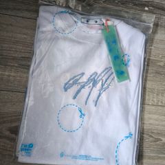 Men's off-white t shirt