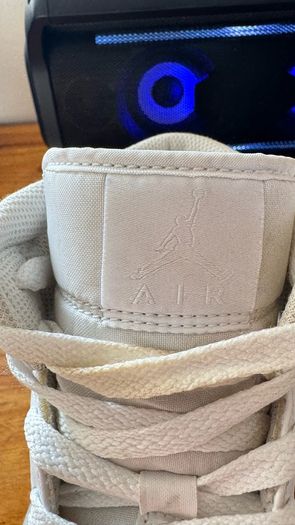 Air Jordan 1 Mid Triple White Size UK 8.5 (EUR 43)