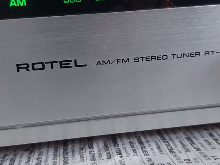 ROTEL AM-FM Stereo Tuner Model RT-322, Vintage, in very good condition