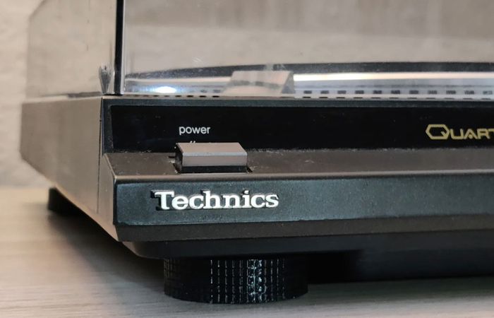 Technics Turntable Replacement Feet (SKLB2) - Set of 4 Flexible Isolation Feet for SL-QD33, SL-B2, SL-D2 & More - Vintage Audio Restoration Part