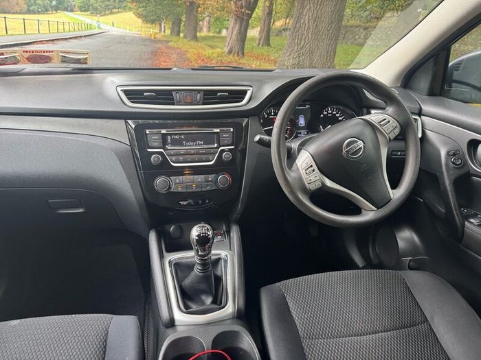 Nissan Qashqai XE 1.2 pet Tax and Tested