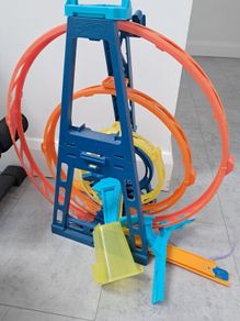 Hot wheels track