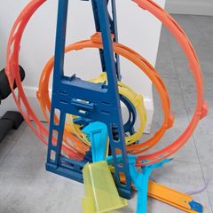 Hot wheels track