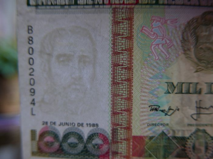 Variety of 10 Different Foreign Banknotes most of Peru