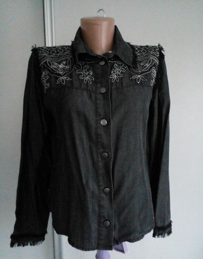 Zara ladies shirt size M