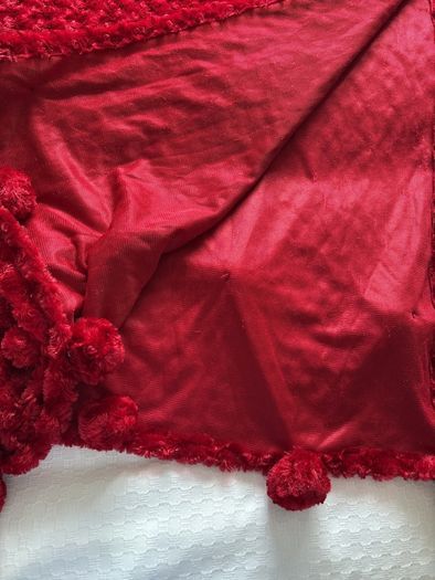 Wrap - Fluffy with Pom-poms