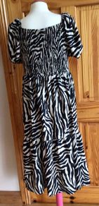 Ladies Black and cream Short sleeve midi dress size 14 Includes postage
