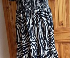 Ladies Black and cream Short sleeve midi dress size 14 Includes postage