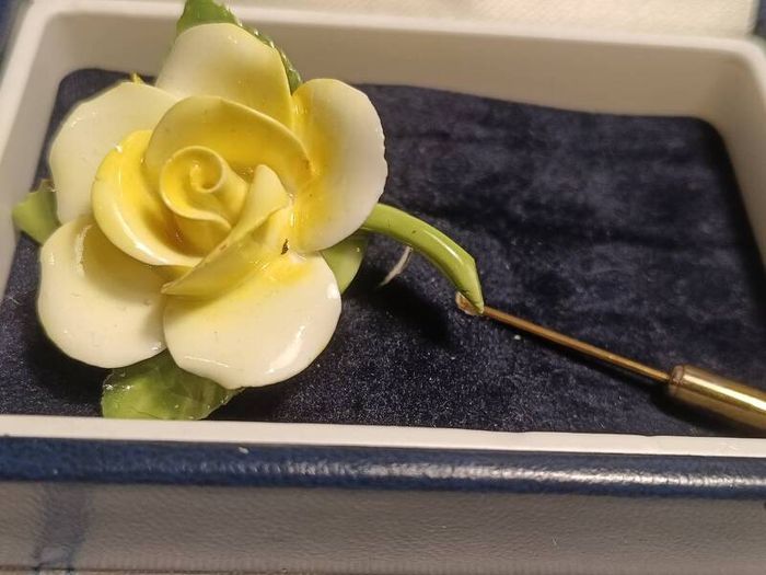 Coalport Vintage Fine Bone China Stickpin