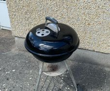 WEBER charcoal barbecue (bbq)