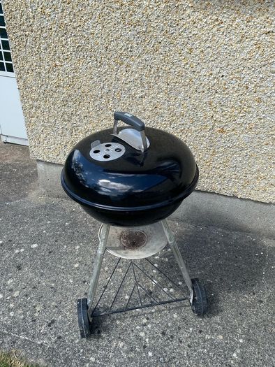 WEBER charcoal barbecue (bbq)
