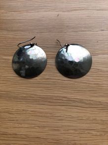 Disc metal earrings