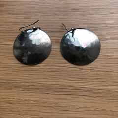 Disc metal earrings