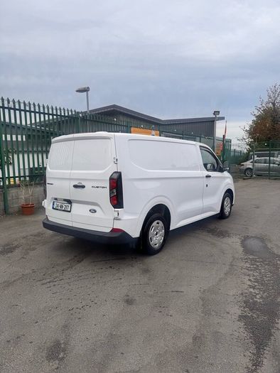 2024 ford transit custom