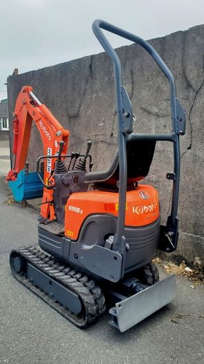 Kubota micro digger