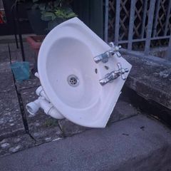 small corner sink