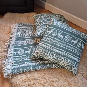 Throw + throw pillows - BOGO 50%