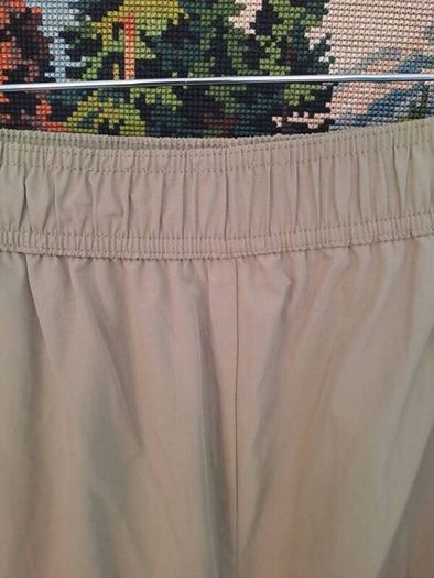 Brand new Barrel shape trousers with pockets