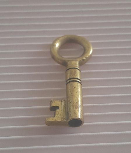 KEY - Small - Brass