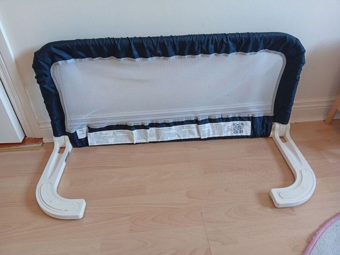 Safety First extendable bed rail