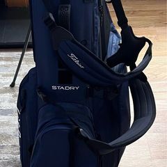 Titleist Hybrid 14 StaDry Golf Bag