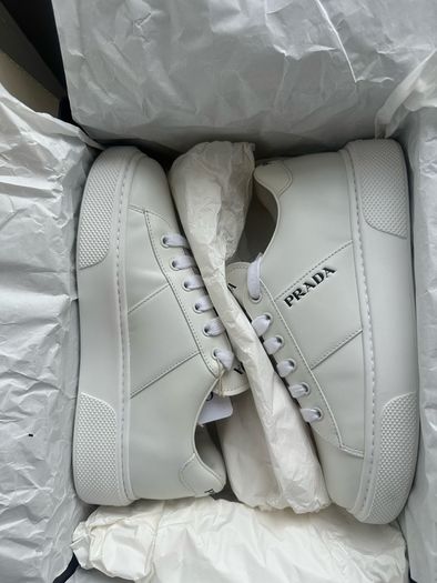 Prada trainers - sz 39.5