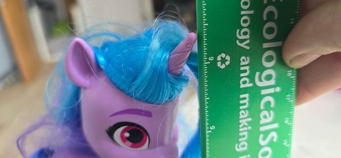 Large Izzy Moonbow Brushable 6 inch MLP G5 My Little Pony Hasbro 2021