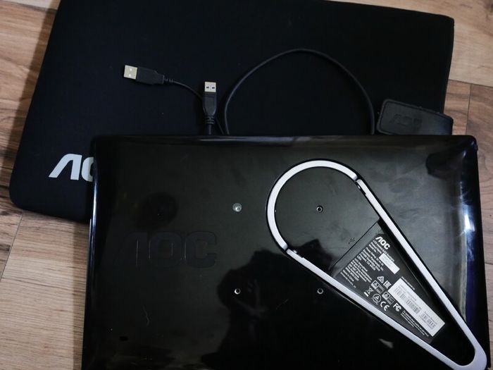 Aoc E1659fwu 16" Led Usb Portable External Laptop Monitor (works Well)