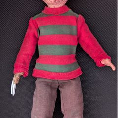 Freddy Krueger - TALKING Living Dead Dolls MEZCO