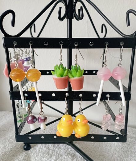 Earring stand plus earrings A
