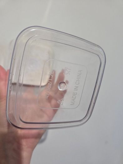 Food container