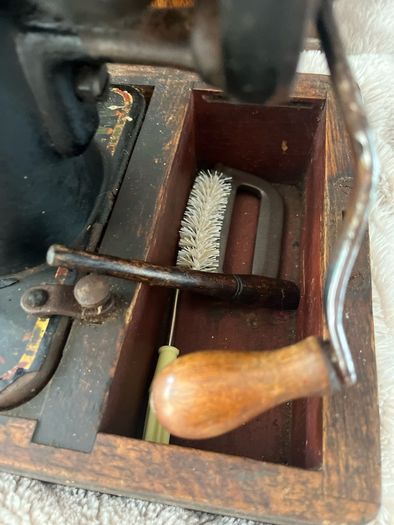 Antique singer sowing machine