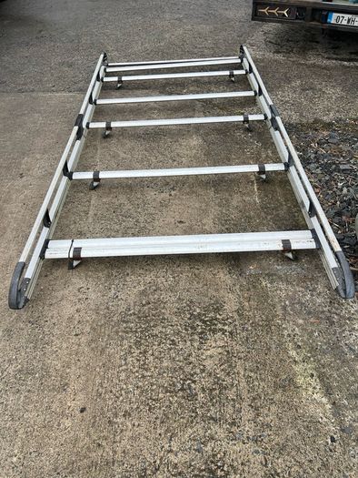 Roof rack and ladder