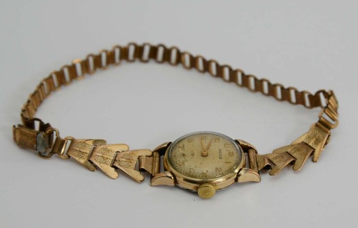 Vintage Swiss Revue Ladies Gold Watch