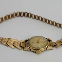 Vintage Swiss Revue Ladies Gold Watch