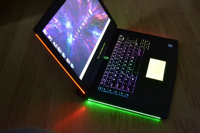Dell Alienware 15 R3 Gaming Laptop Core i7, SSD + Microsoft Office